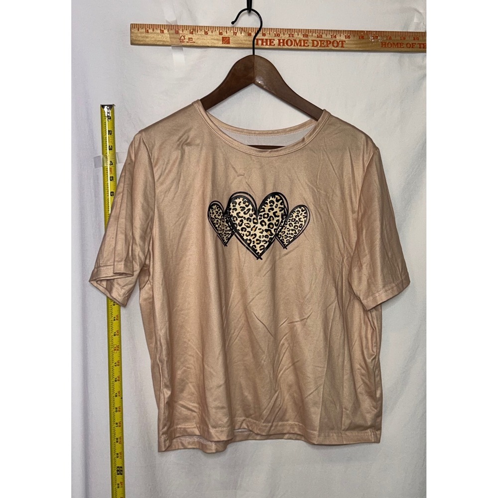 Womens Size L T Shirt Cheetah Heart Print Short Sleeve Crew Neck Top‎